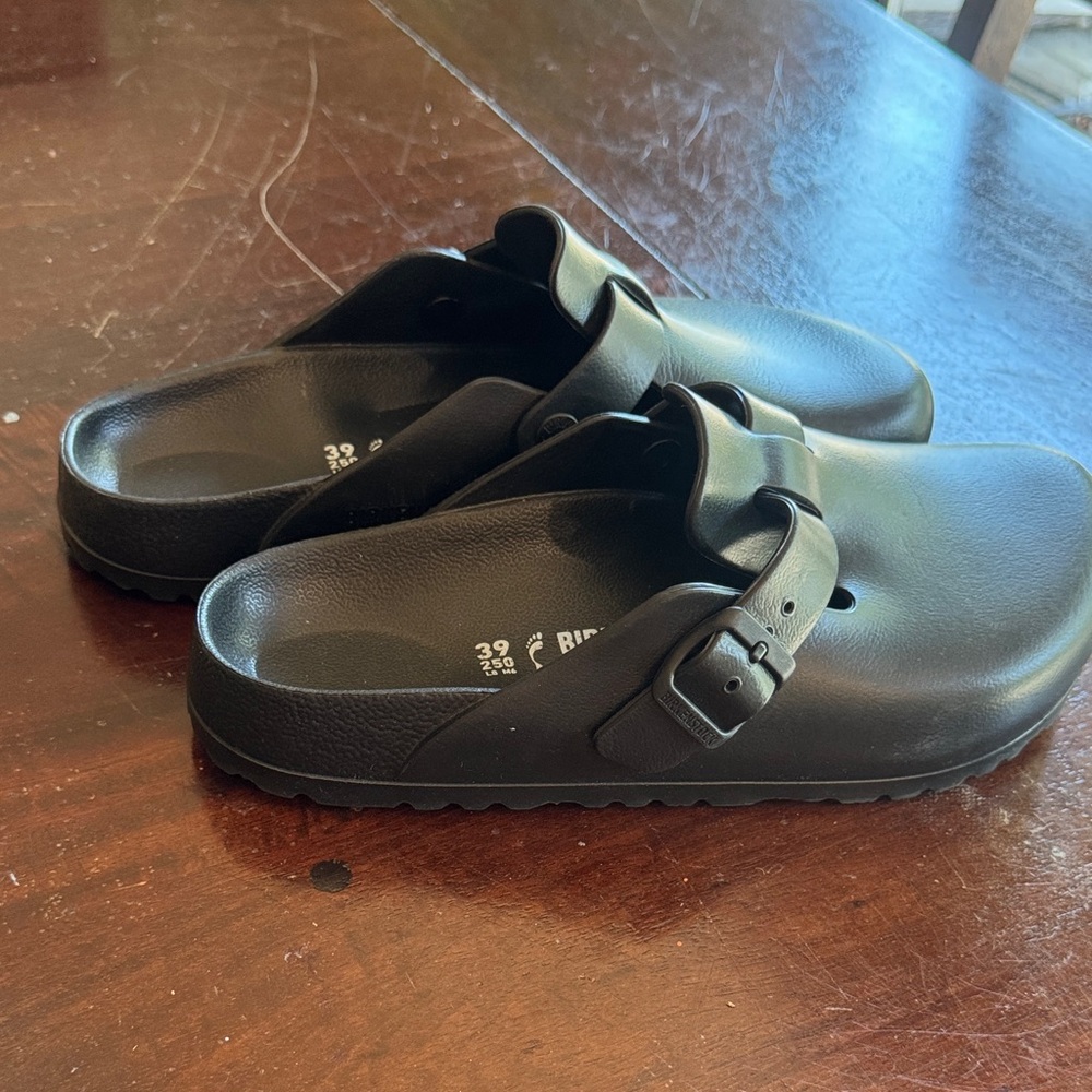 Birkenstock Black Slip-On Sandals size 39 never worn!